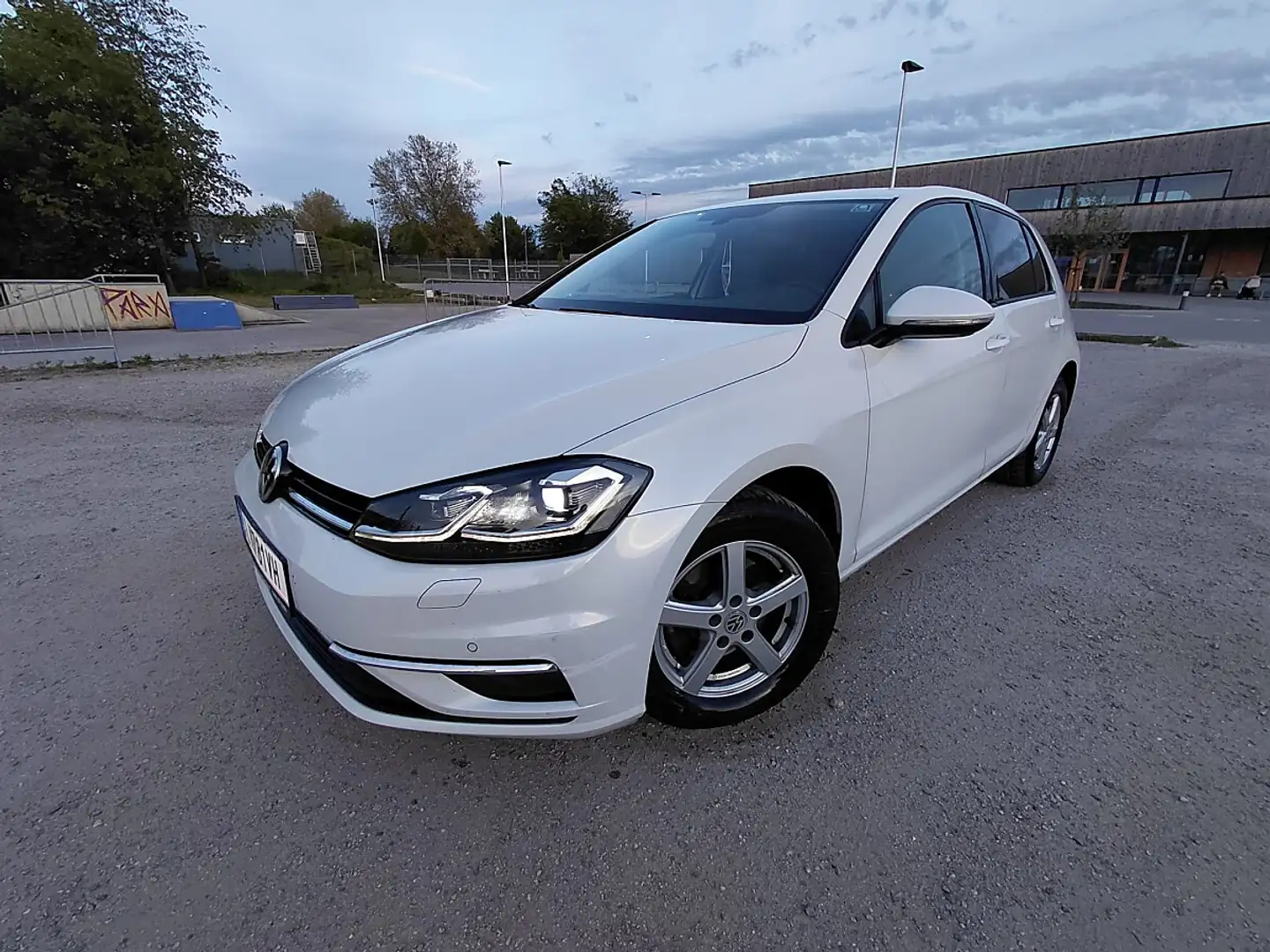 Volkswagen Golf Comfortline 1,6 TDI Weiß - 1
