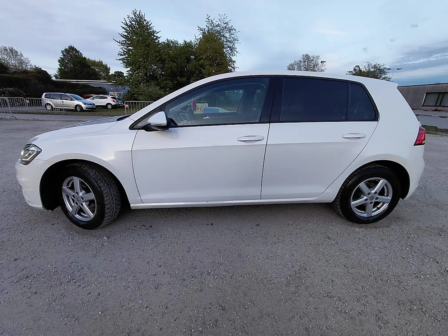 Volkswagen Golf Comfortline 1,6 TDI Weiß - 2