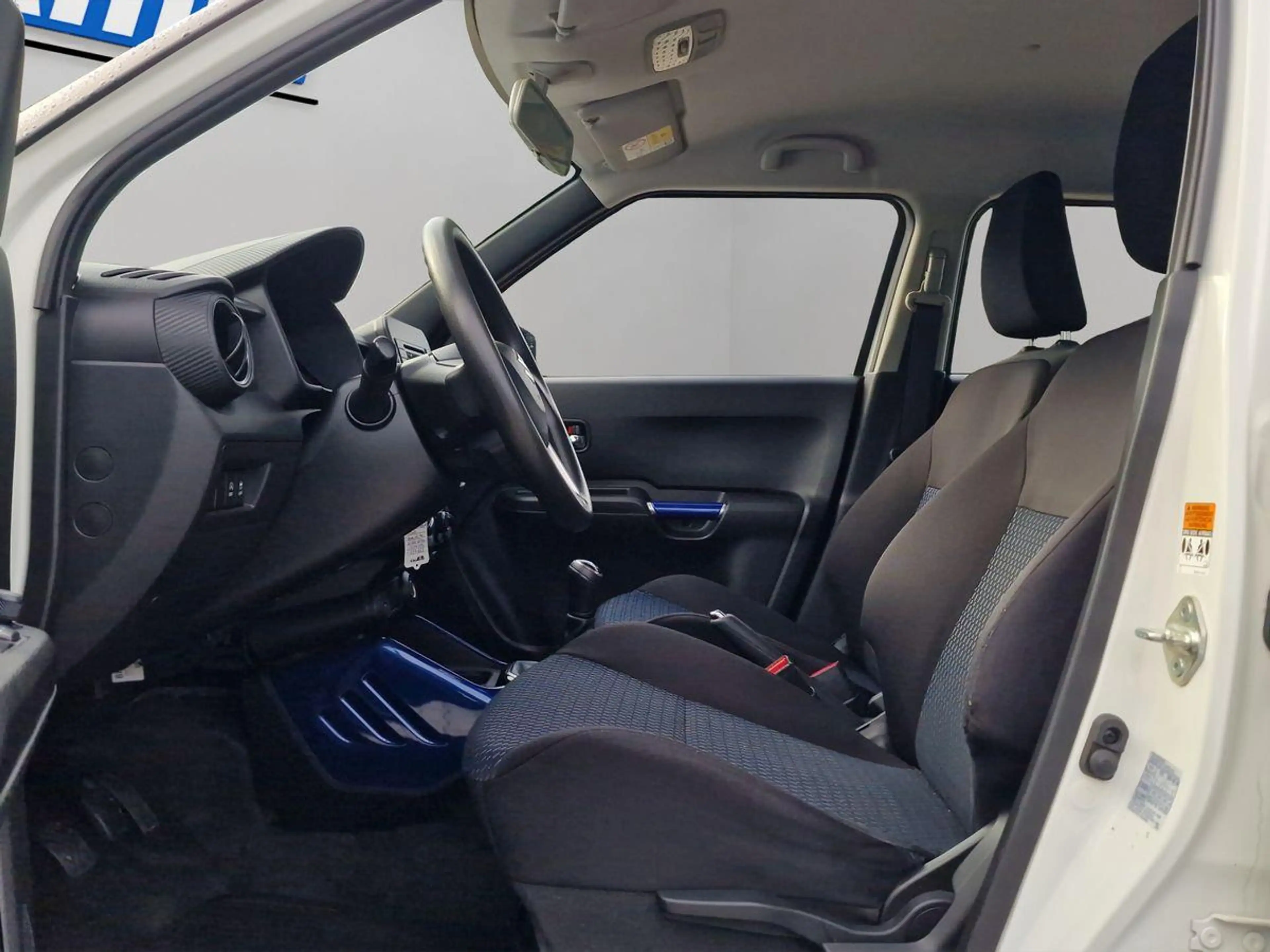 Suzuki Ignis 1.2 Hybrid Club — photo 12
