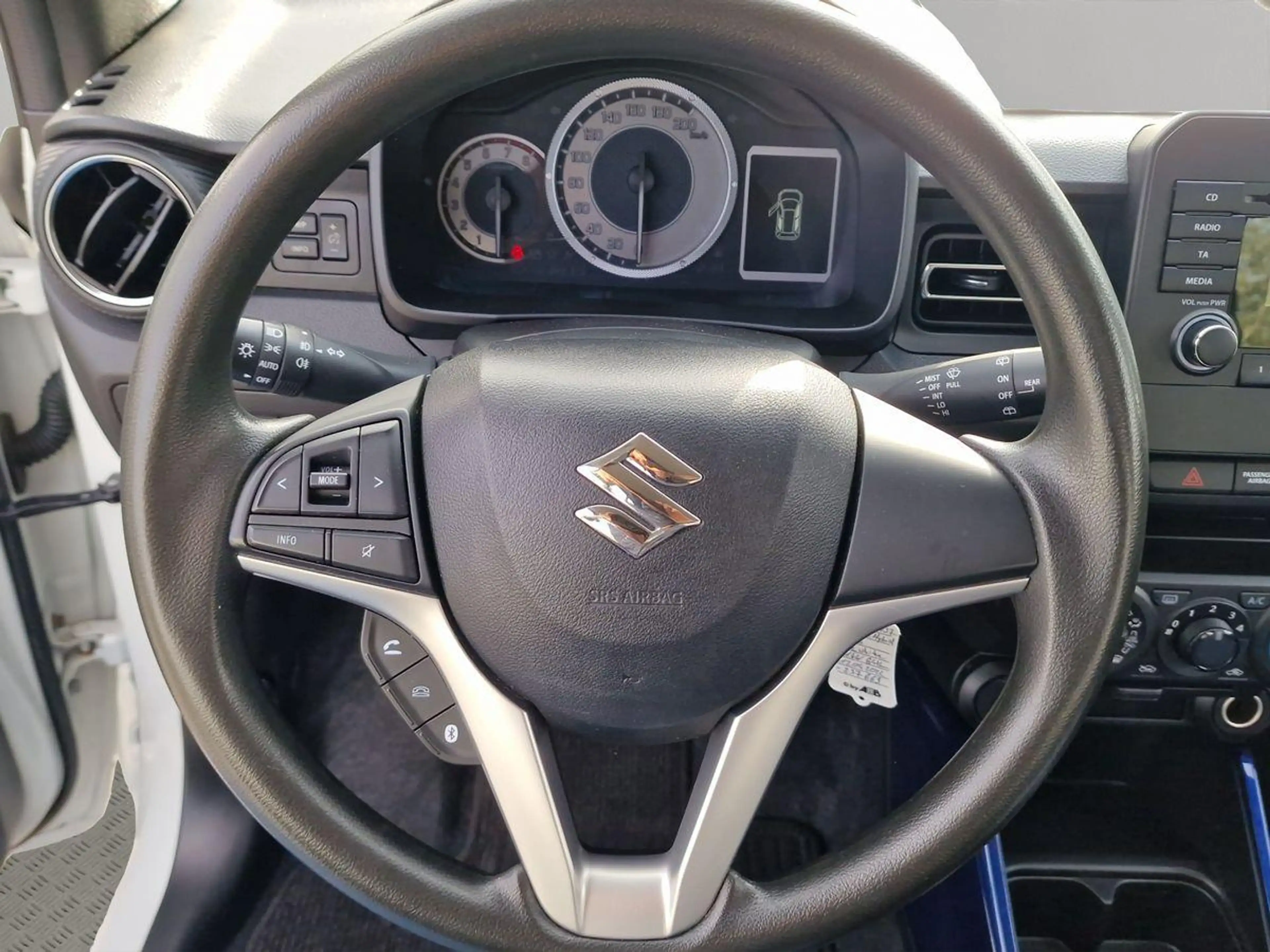 Suzuki Ignis 1.2 Hybrid Club — photo 17