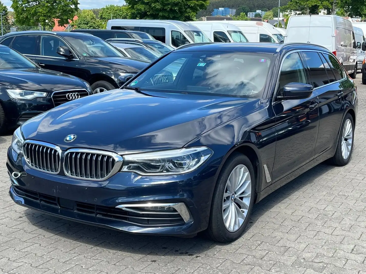 BMW 520 d Touring Luxury Line Individual LED ACC Bleu - 1
