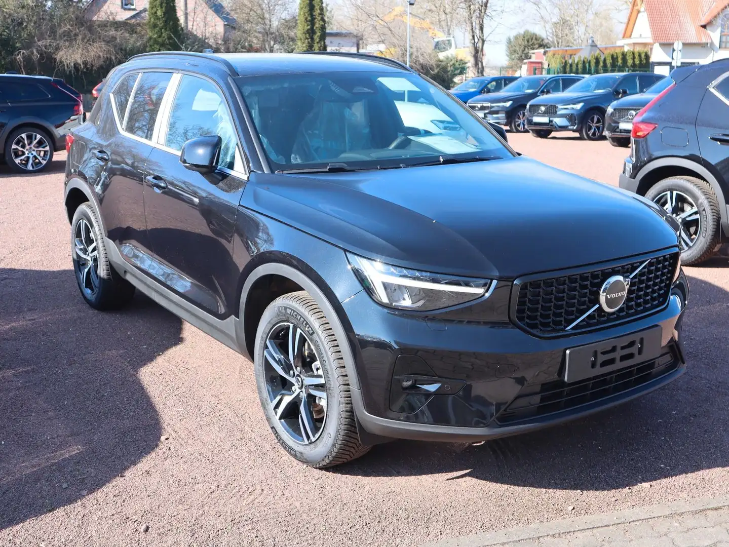 Volvo XC40 B3 Plus Dark FWD*BC*LED*Sitzh*Navi* Black - 2