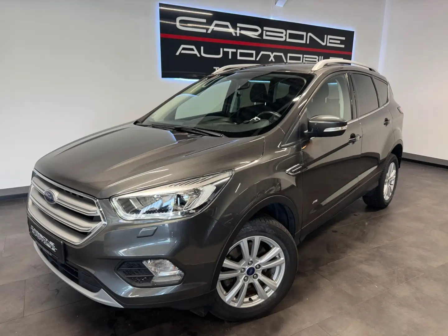 Ford Kuga 4x4 Automatik Cool & Connect Grau - 1