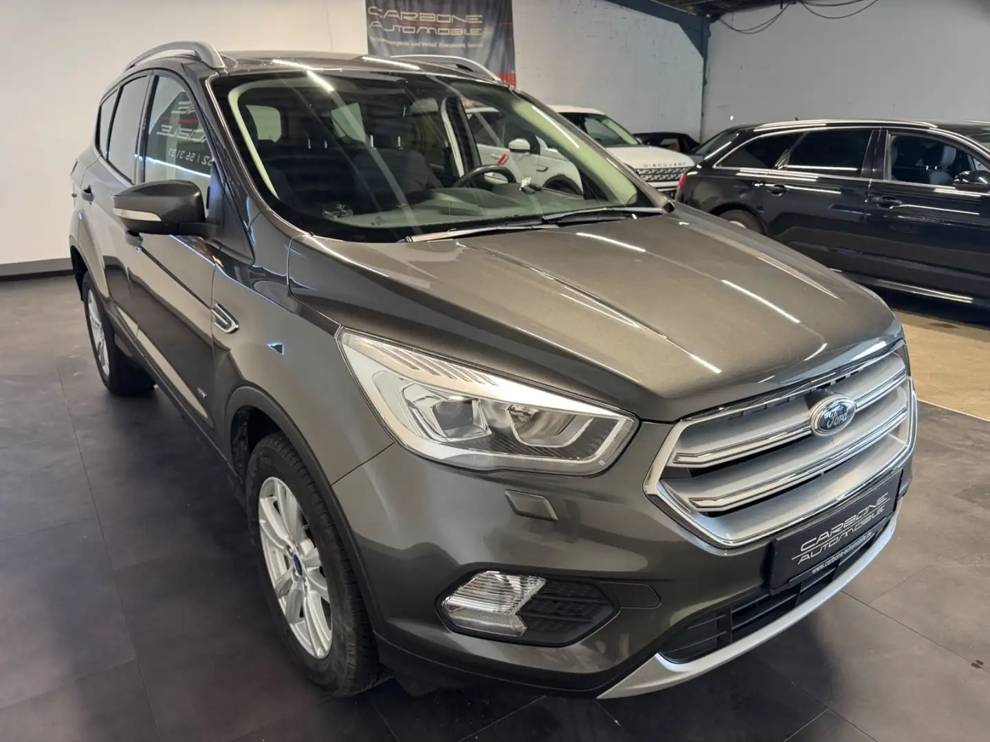 Ford Kuga 4x4 Automatik Cool & Connect Grau - 2