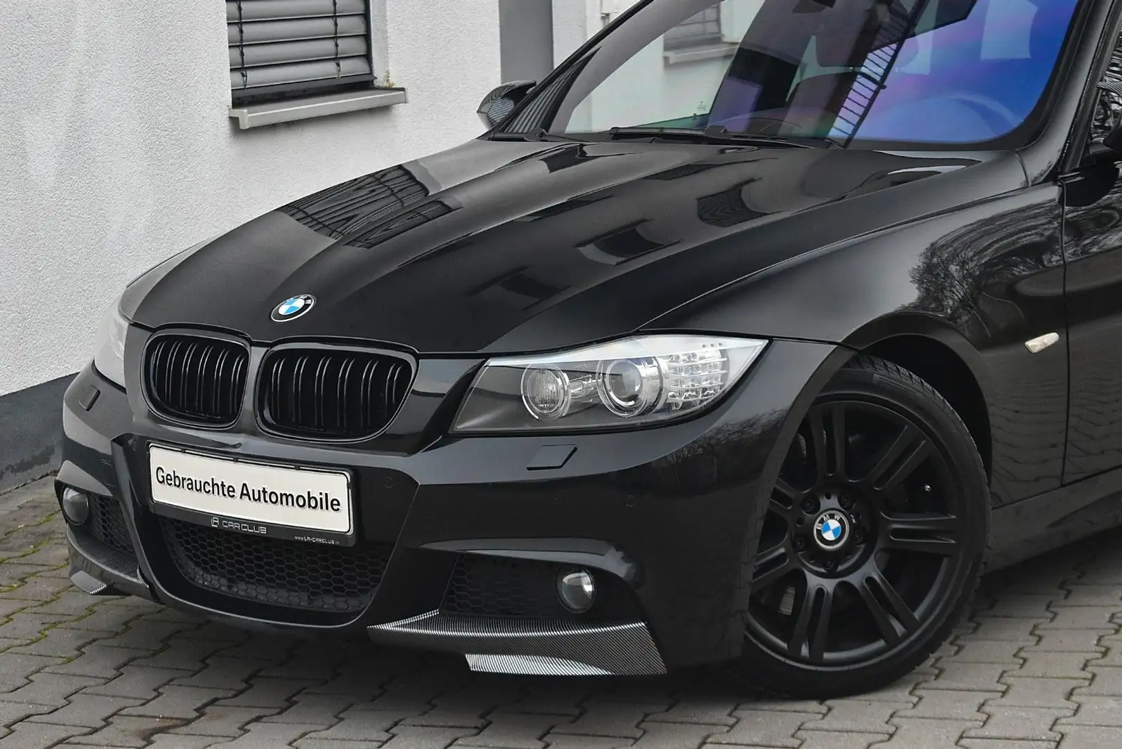 BMW 330 i Touring xDrive M-Sportpaket! Individual!* Schwarz - 1
