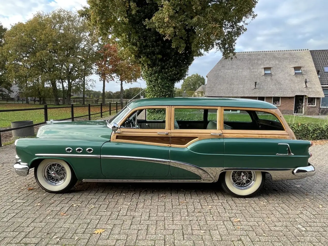 Buick Super V8 Wagon "Woody" gerestaureerd, foto 4