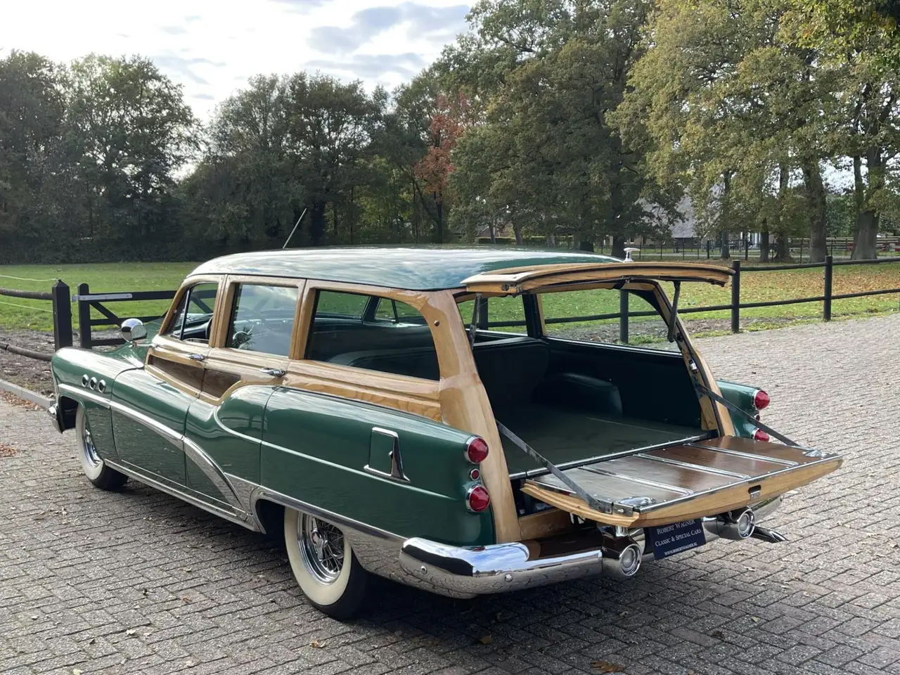 Buick Super V8 Wagon "Woody" gerestaureerd, foto 8