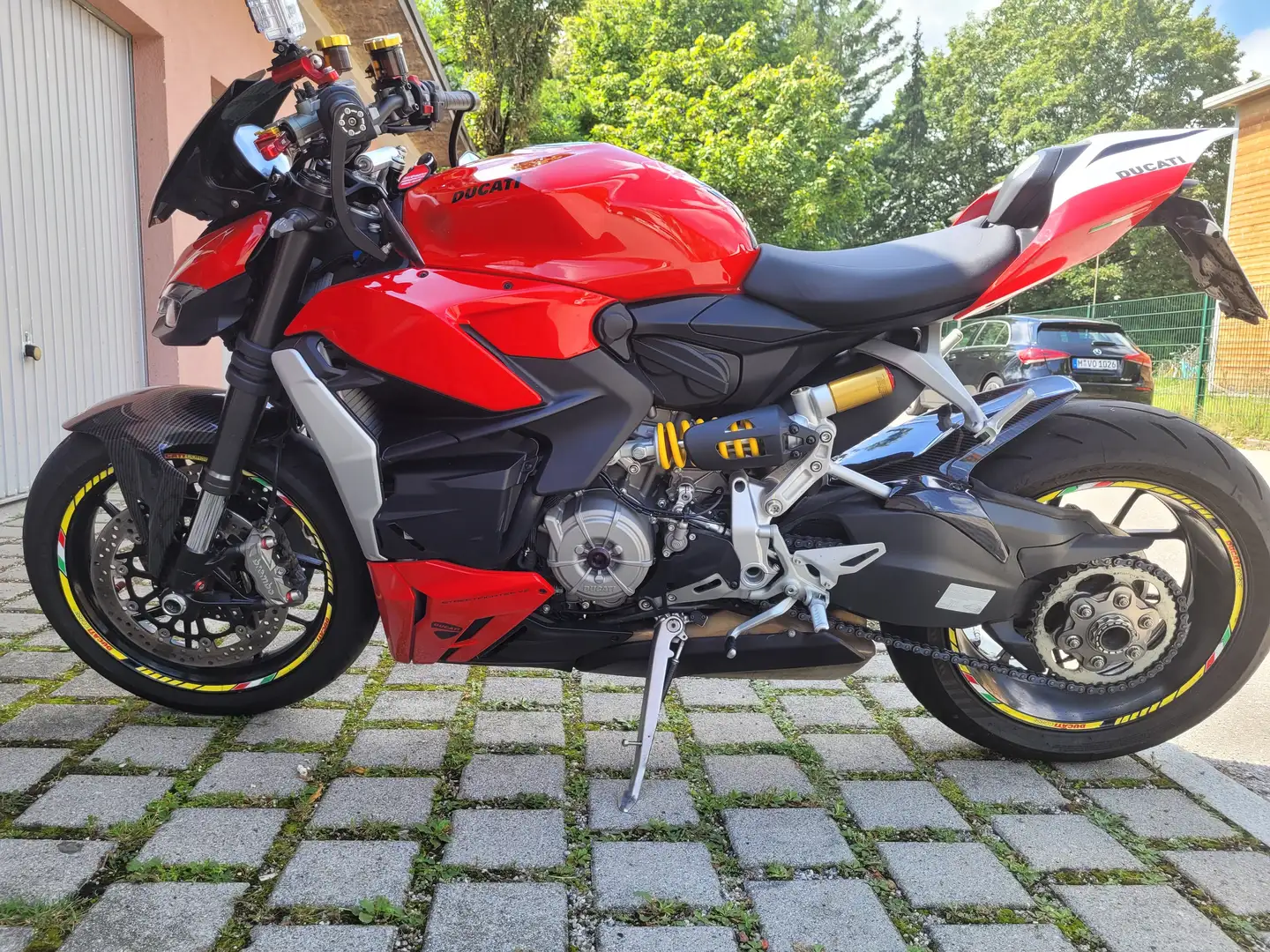 Ducati Streetfighter V2 Rot - 1