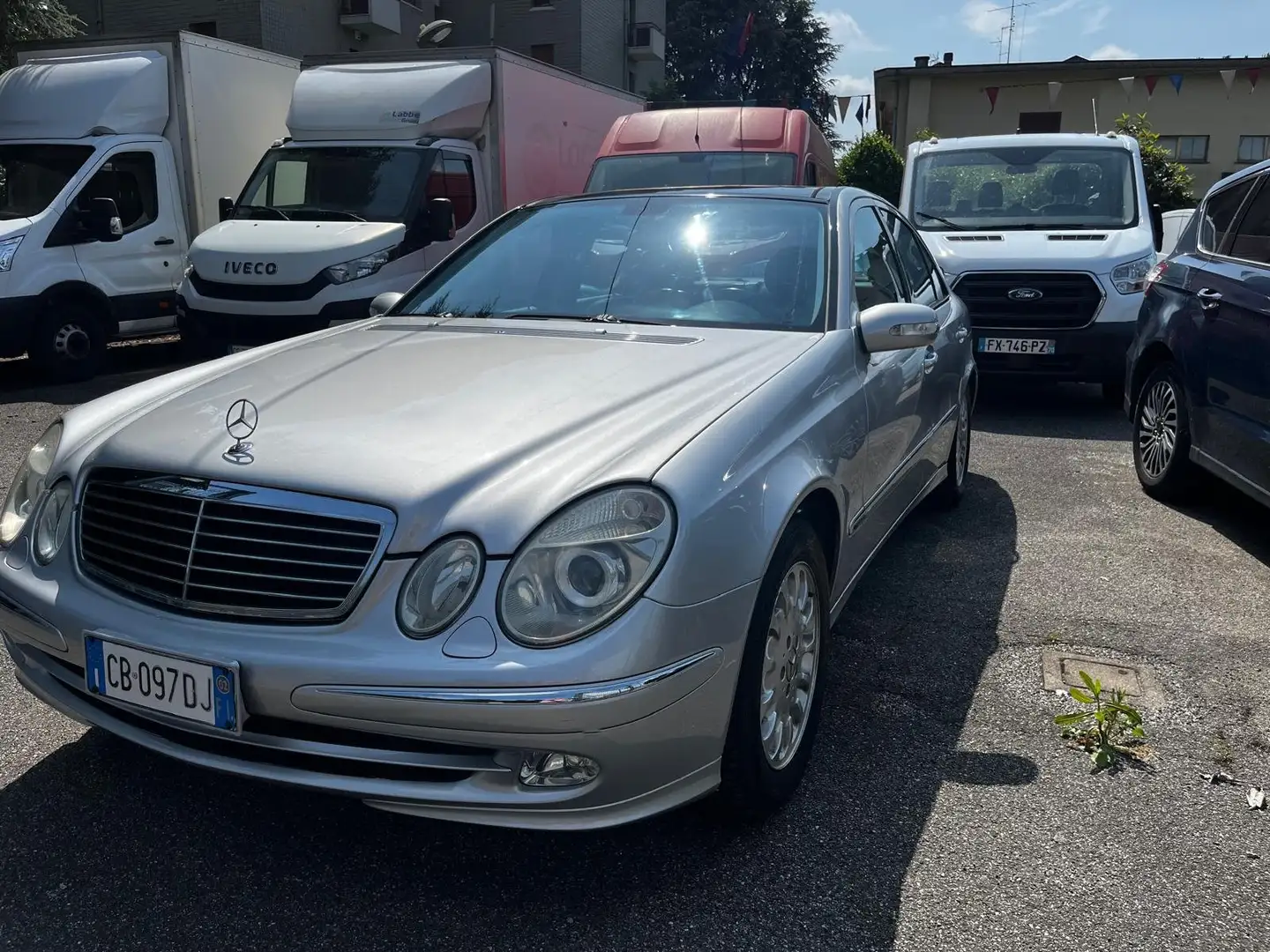 Mercedes-Benz E 240 E 240 V6 Avantgarde Argent - 2