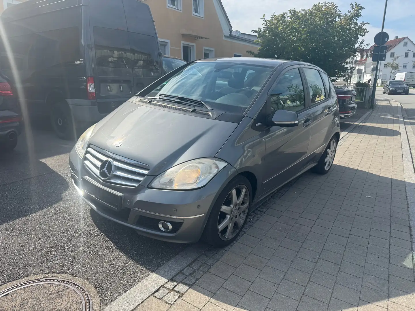 Mercedes-Benz A 160 A-Klasse Diesel CDI Avantgarde DPF BlueEFFICIENCY Grau - 1