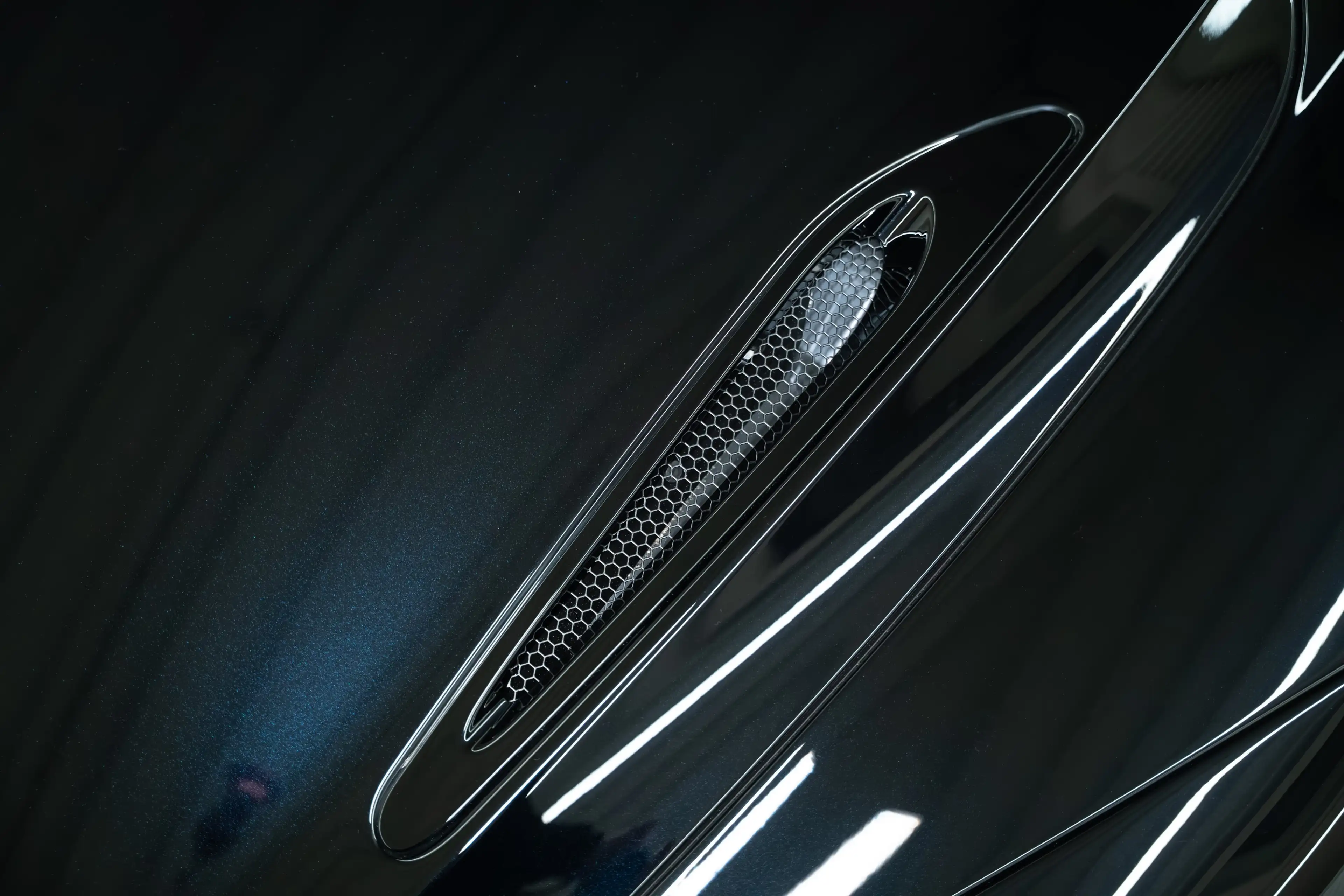 McLaren 750S Spider MSO Paint I B&W I Lift — photo 10