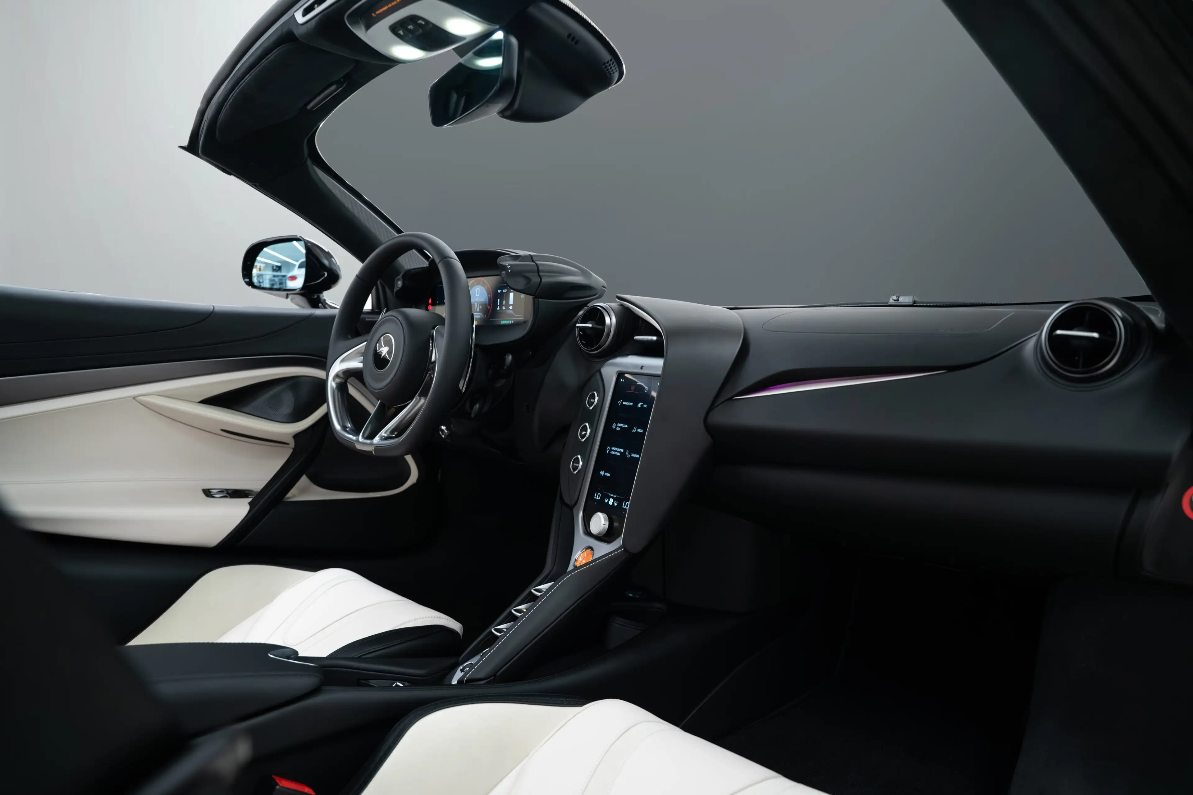 McLaren 750S Spider MSO Paint I B&W I Lift — photo 12
