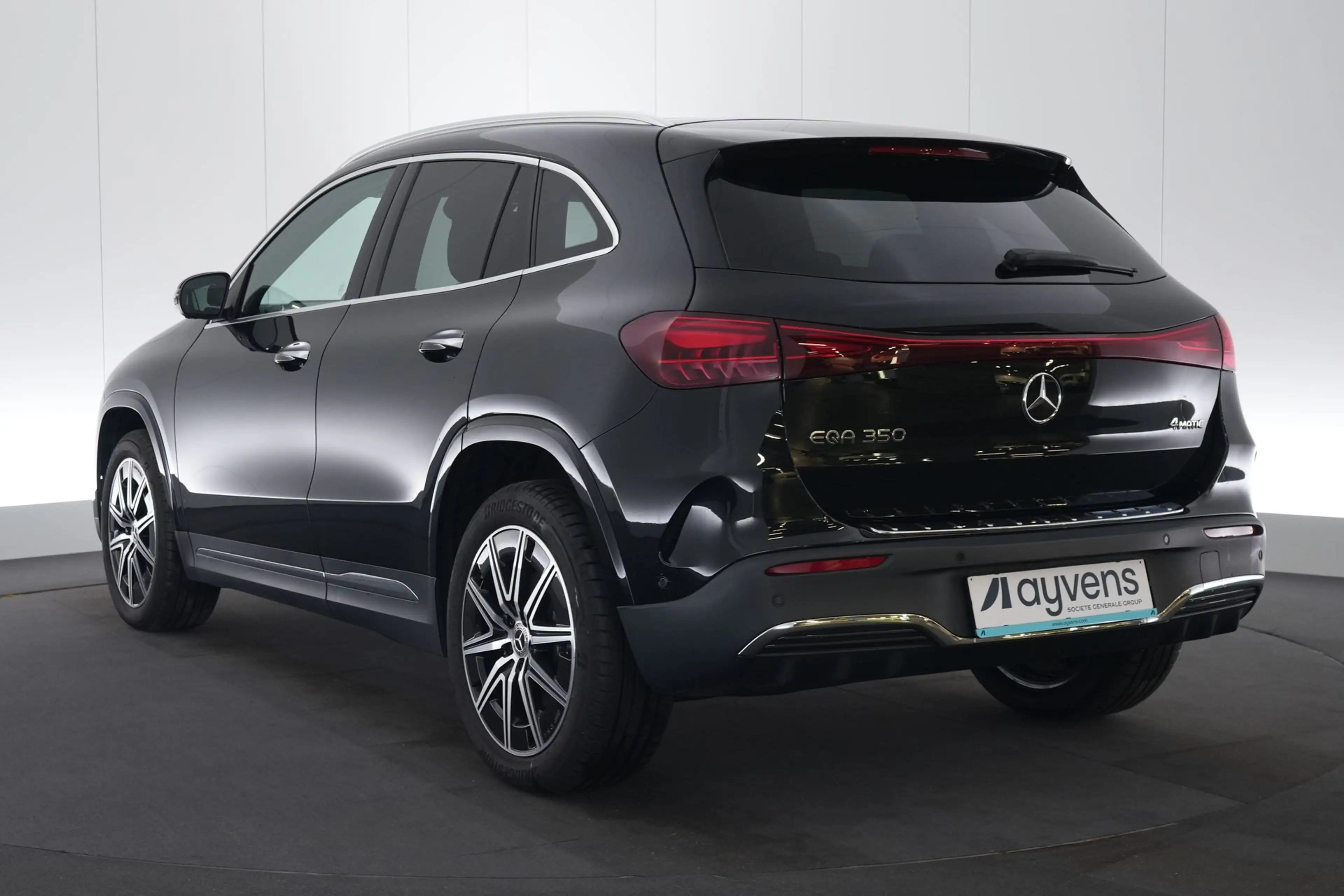 Mercedes-Benz EQA 350 4-Matic AMG Line LEDER/ALCANTARA LED GPS PDC CAM P — photo 9