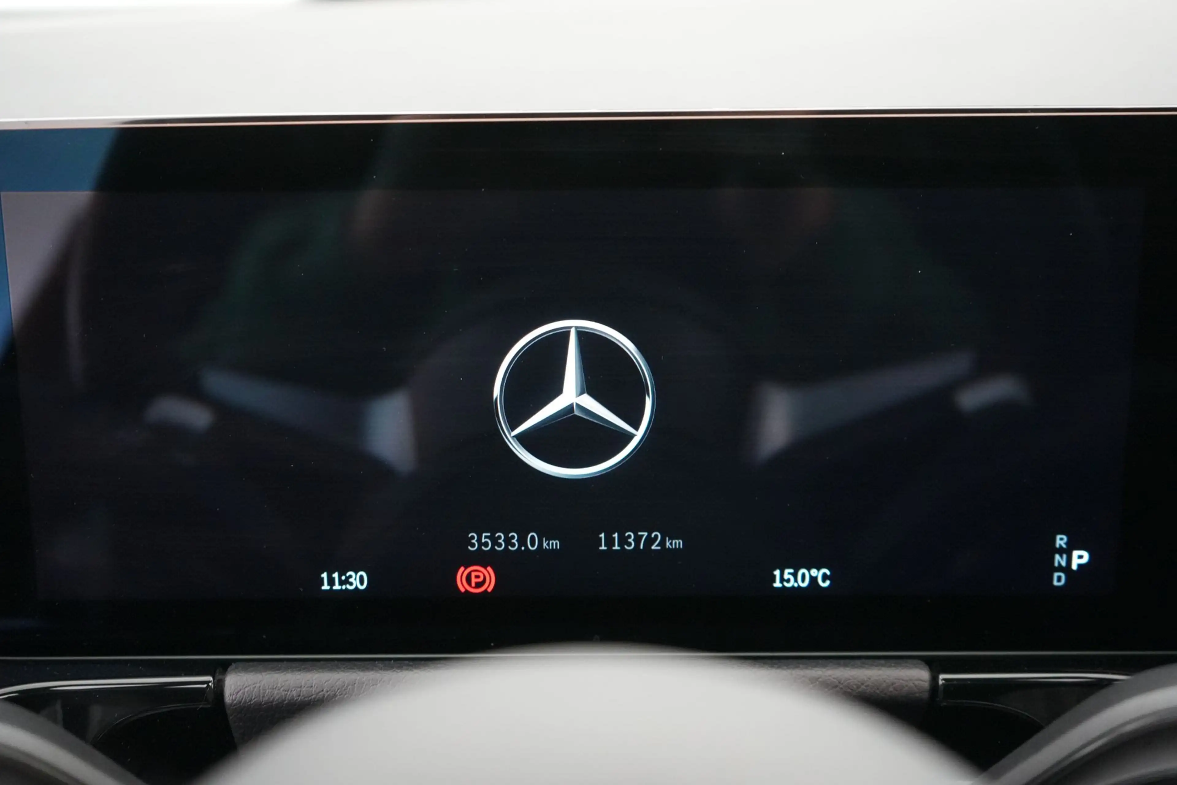 Mercedes-Benz EQA 350 4-Matic AMG Line LEDER/ALCANTARA LED GPS PDC CAM P — photo 14
