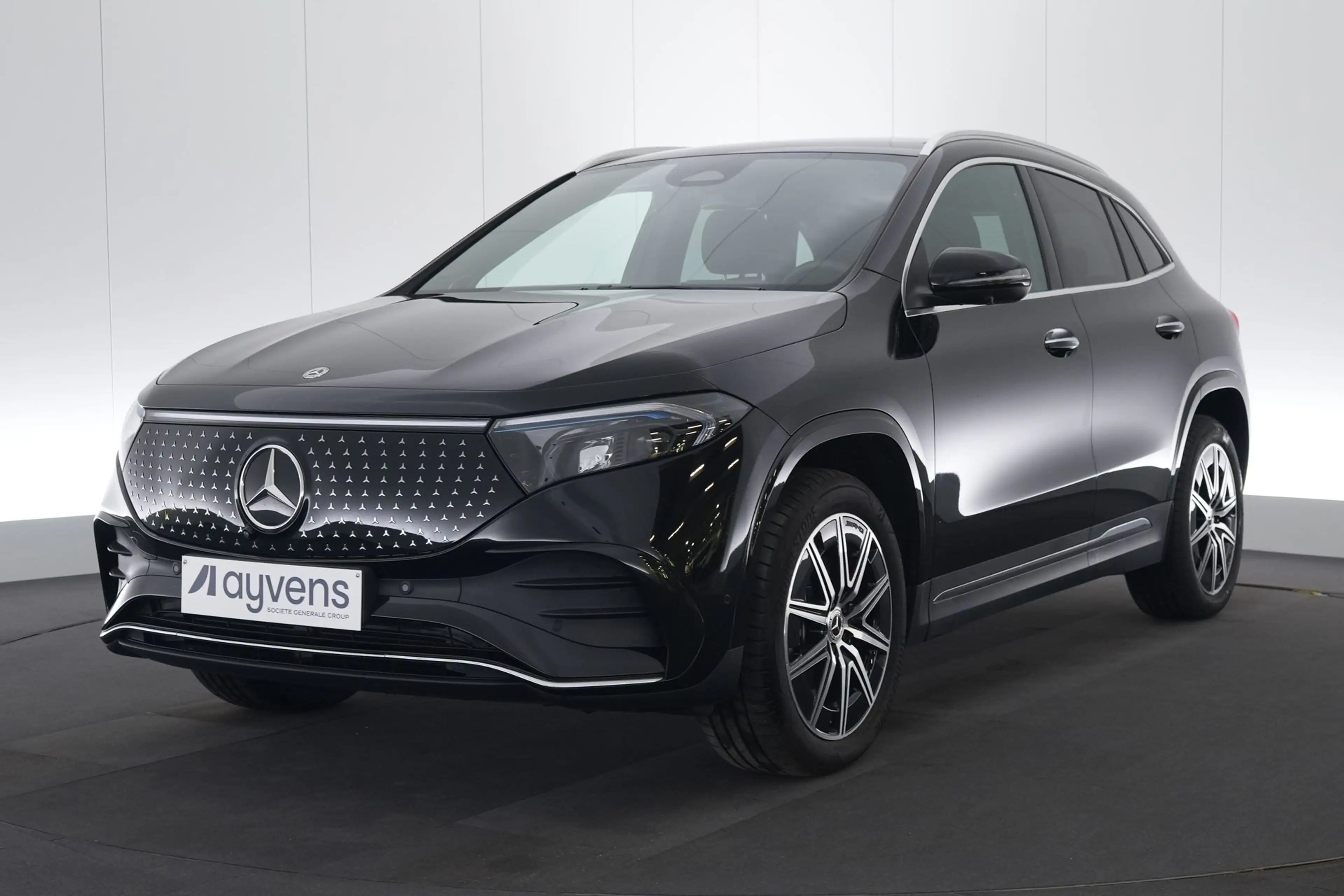 Mercedes-Benz EQA 350 4-Matic AMG Line LEDER/ALCANTARA LED GPS PDC CAM P
