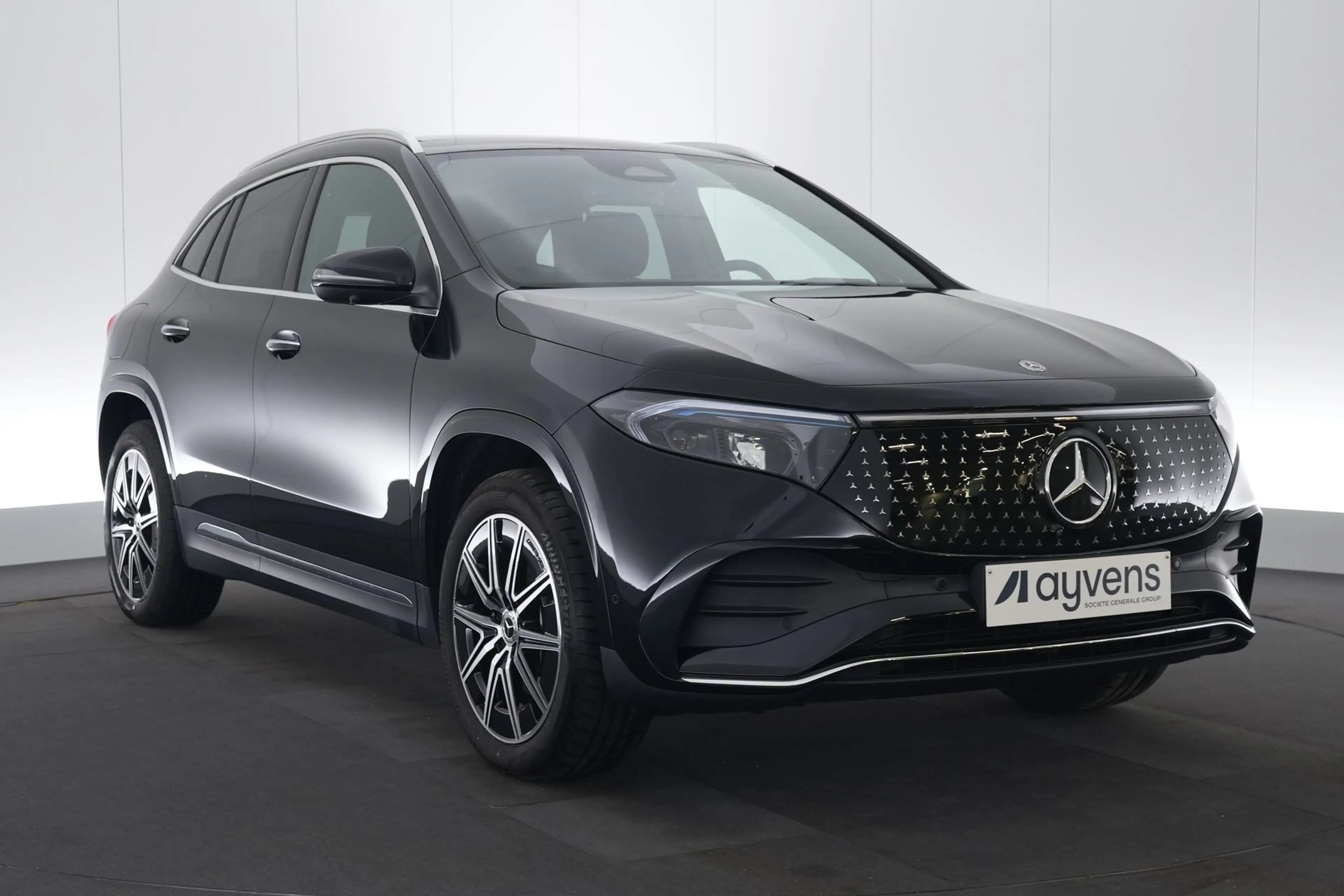 Mercedes-Benz EQA 350 4-Matic AMG Line LEDER/ALCANTARA LED GPS PDC CAM P — photo 3
