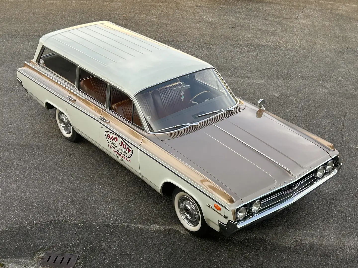 Oldsmobile Dynamic 88 station wagon Bronze - 1