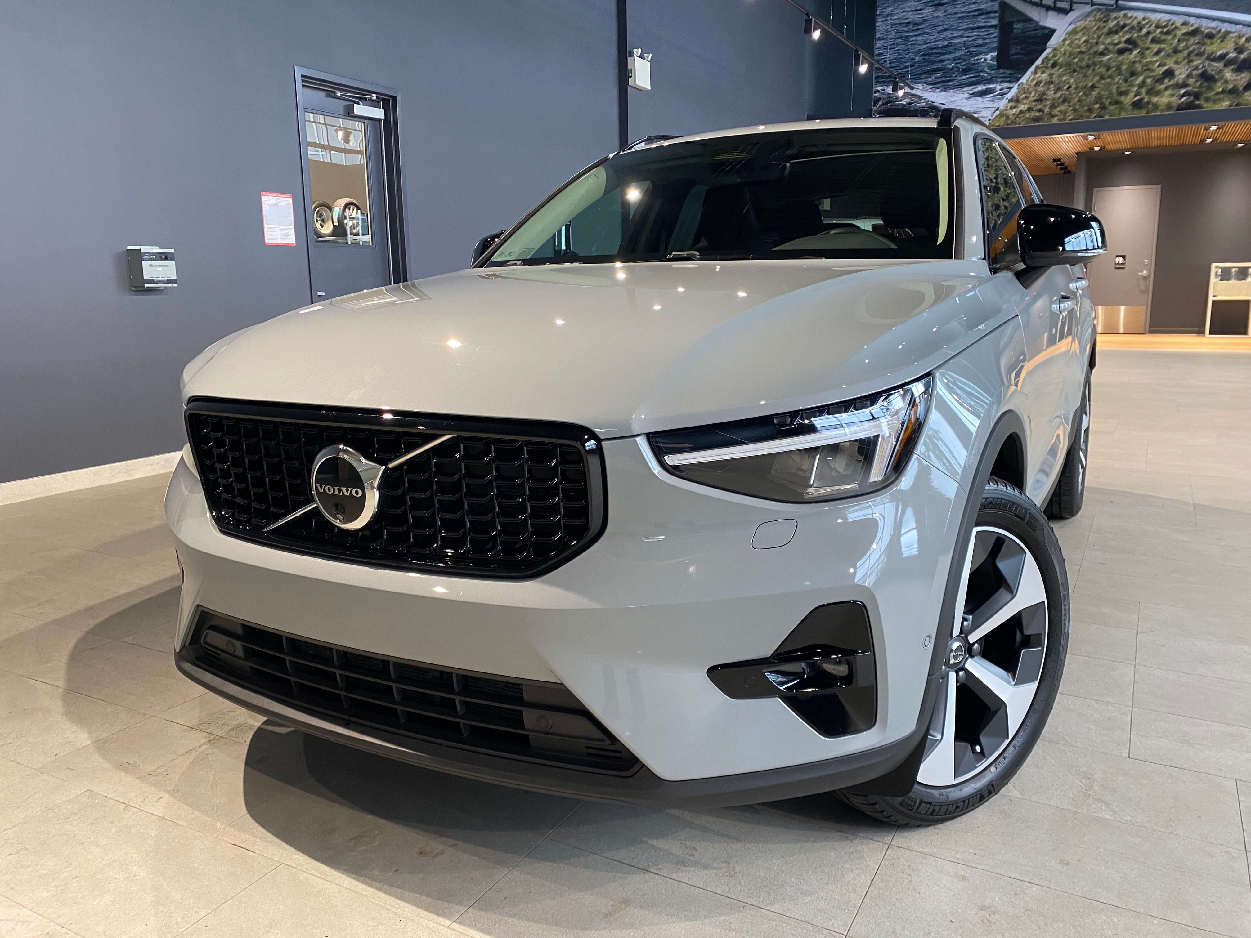 2026 Volvo XC40 B5 AWD Plus Dark Theme