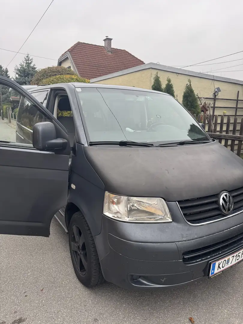 Volkswagen T5 Caravelle 9 sitzer - 1