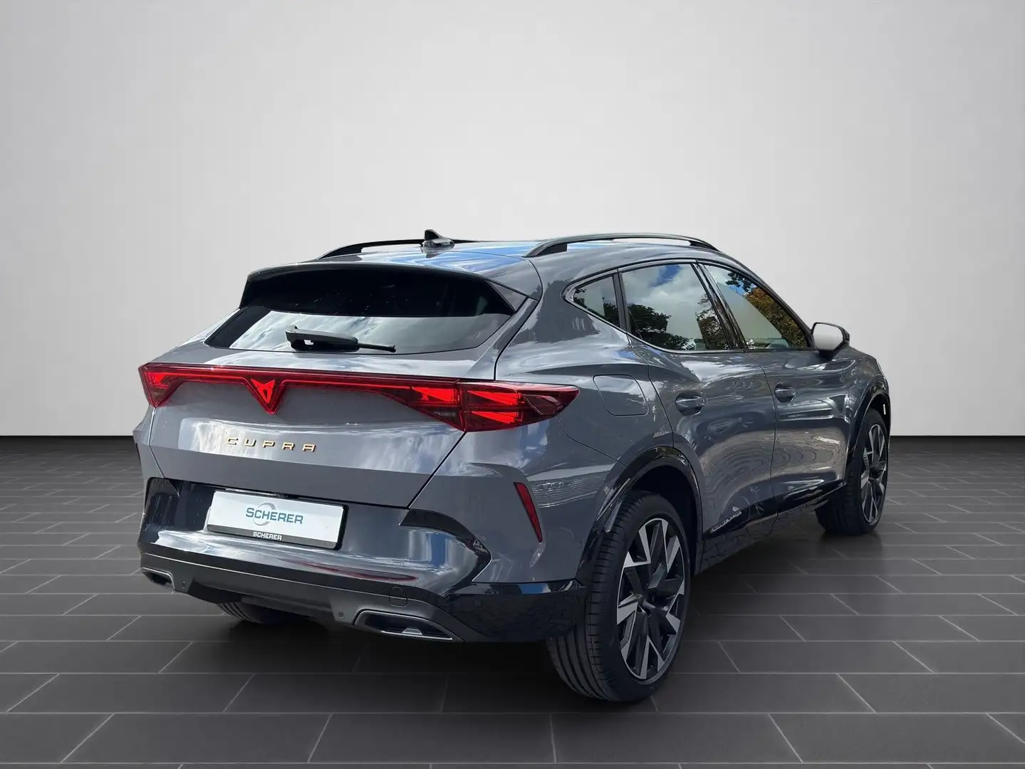 CUPRA Formentor 1.5 eTSI DSG PANO AHK KAMERA Grau - 2
