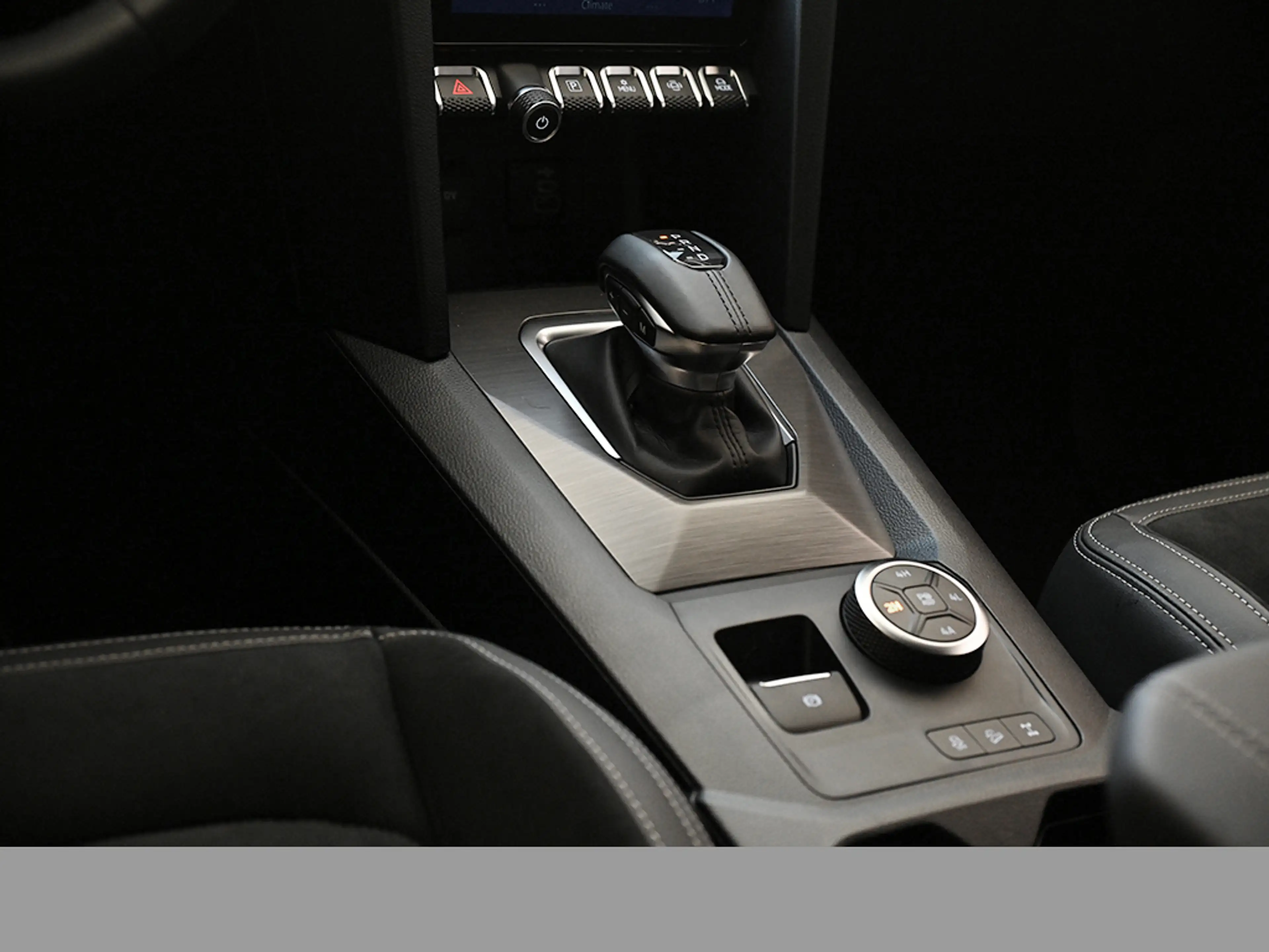 Volkswagen Amarok 3.0 DARK LABEL DC 4MOTION AHK MATRIXLED — photo 15