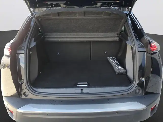 Peugeot 2008 view 9