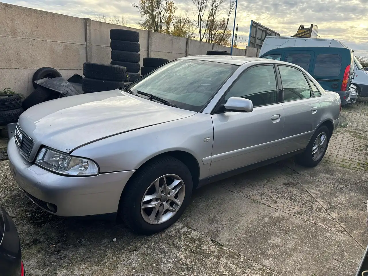 Audi A4 1.6, foto 2