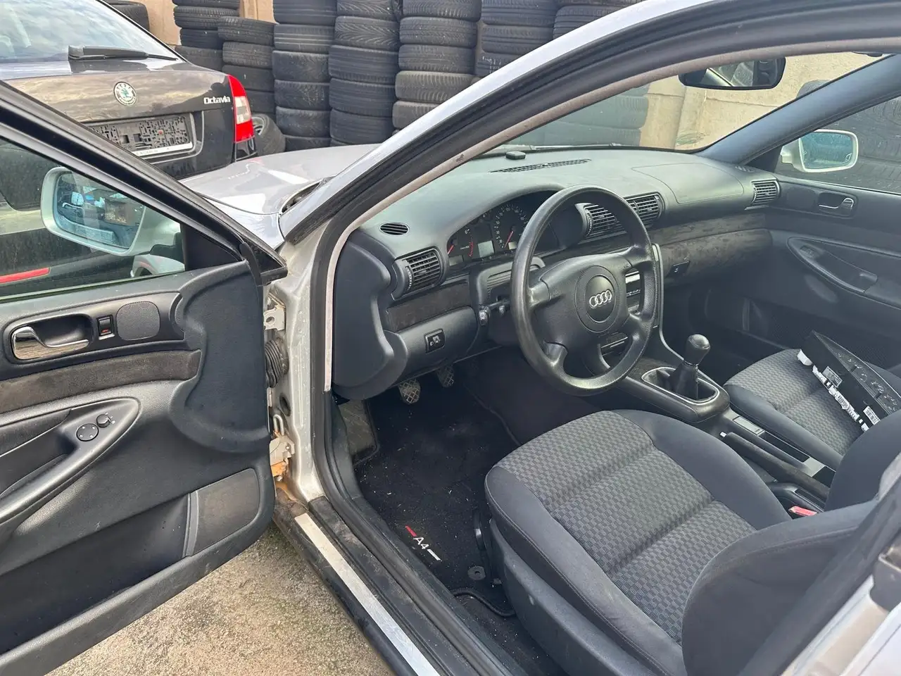 Audi A4 1.6, foto 6