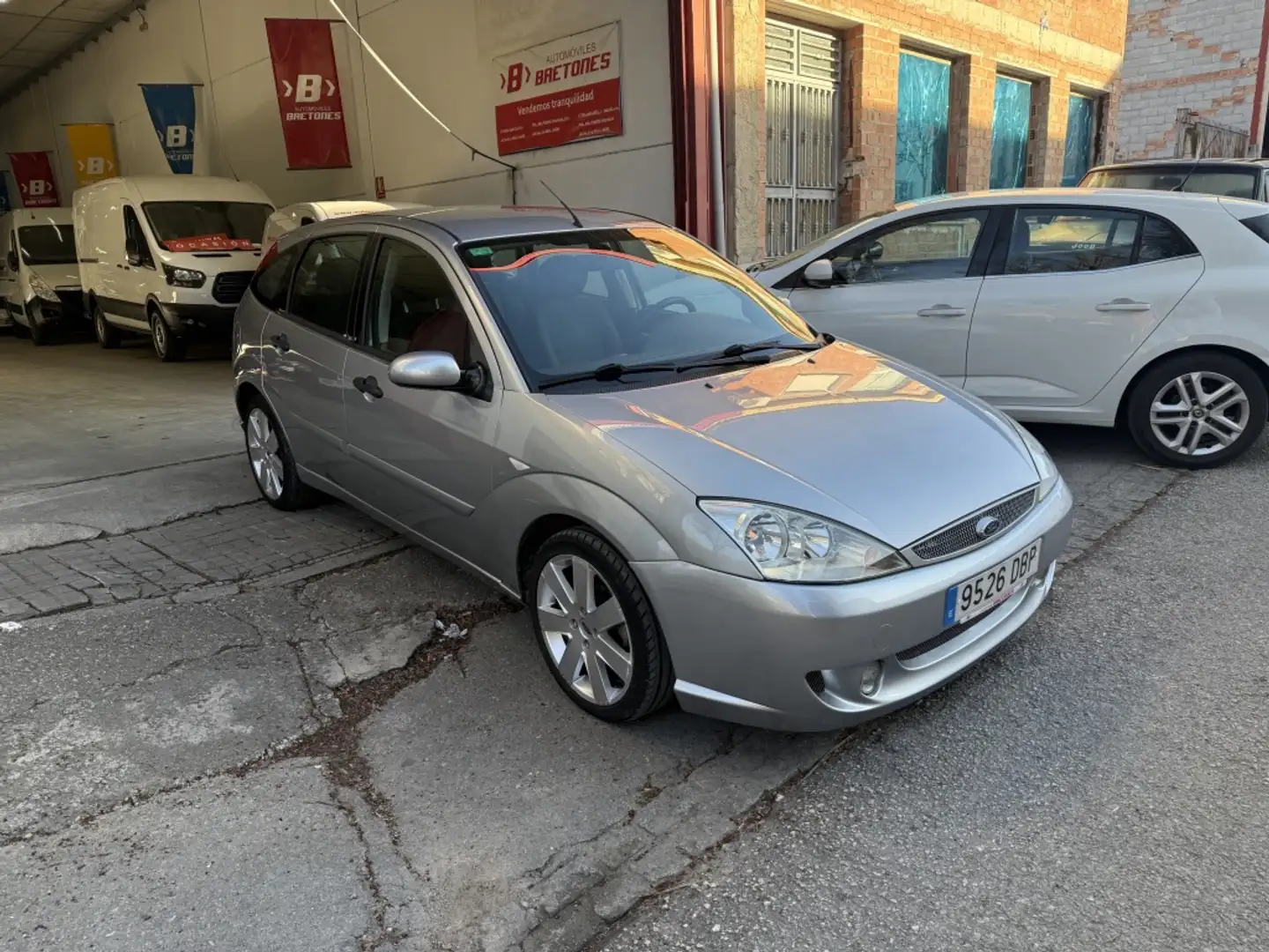 Ford Focus 1.8 TDCi Trend 100 Gri - 2