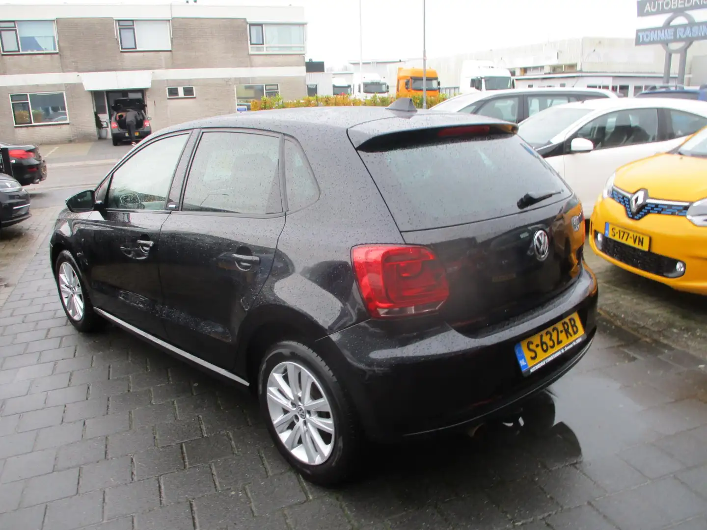 Volkswagen Polo 1.4-16V Trendline Zwart - 2