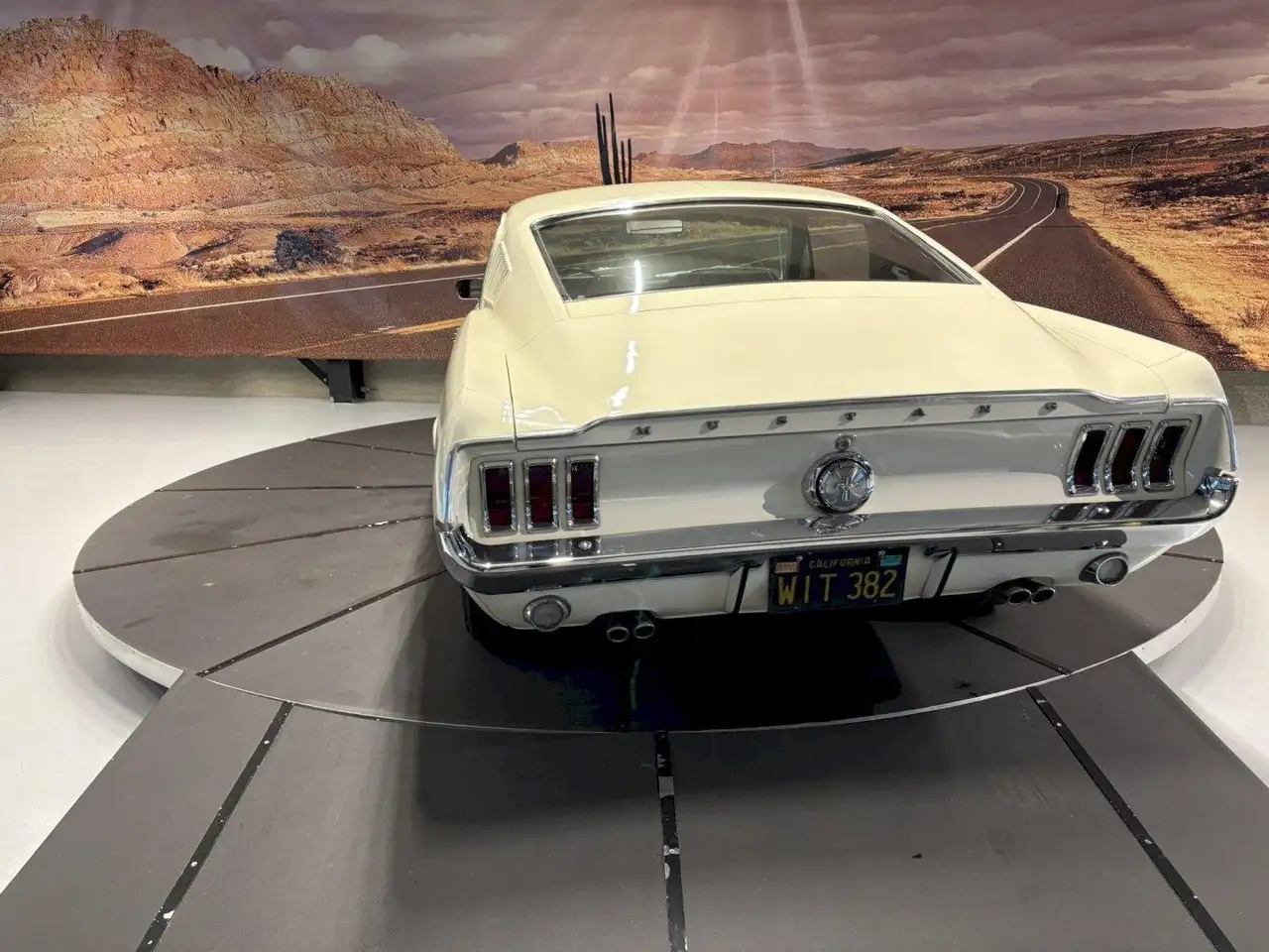 Ford Mustang Fastback, foto 7