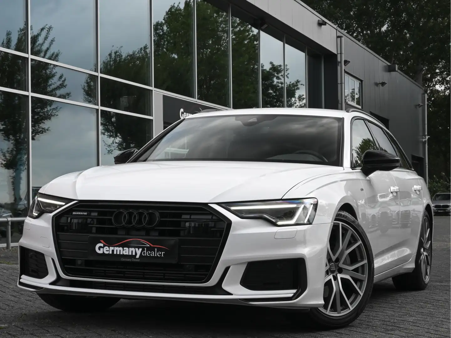 Audi A6 Avant 45TFSI 245pk Quattro S-Line Standk M-Led B&O Wit - 1