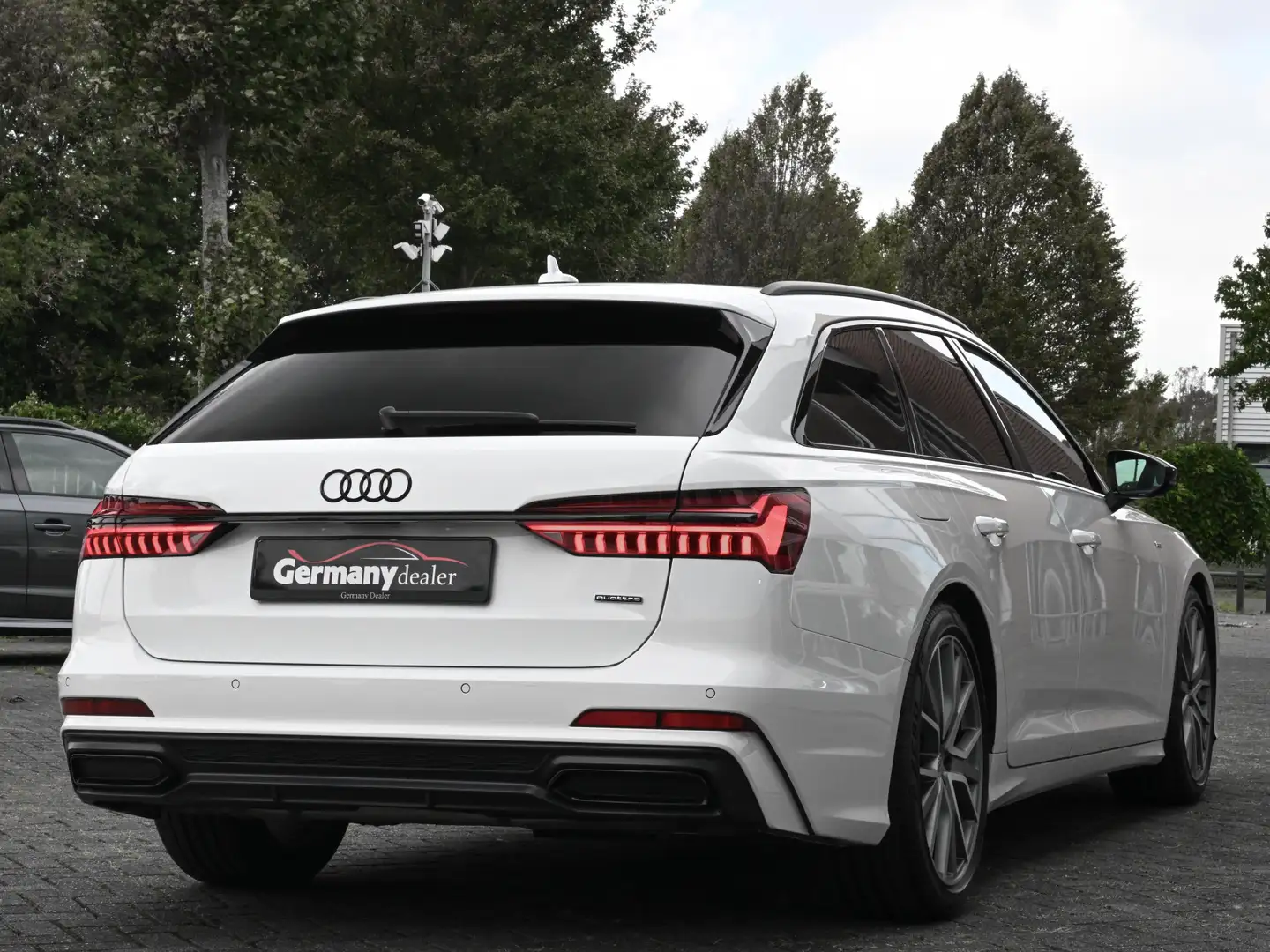 Audi A6 Avant 45TFSI 245pk Quattro S-Line Standk M-Led B&O Wit - 2