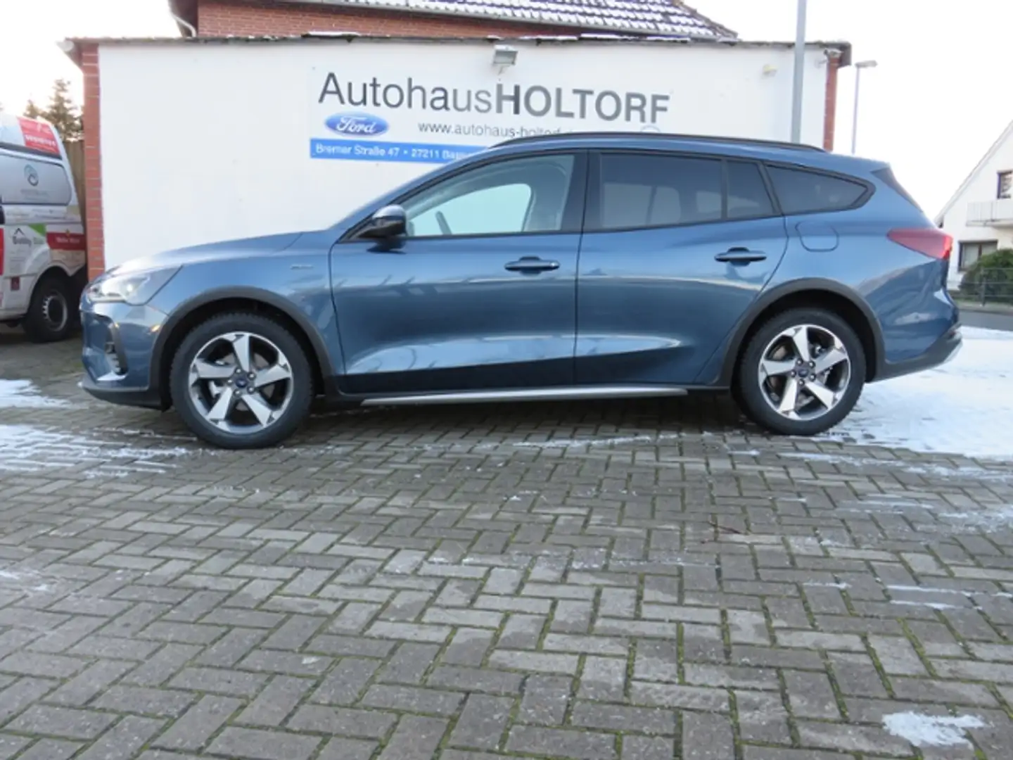 Ford Focus Turnier Active X 1.0 LED NAVI Aut. FGS Blue - 2