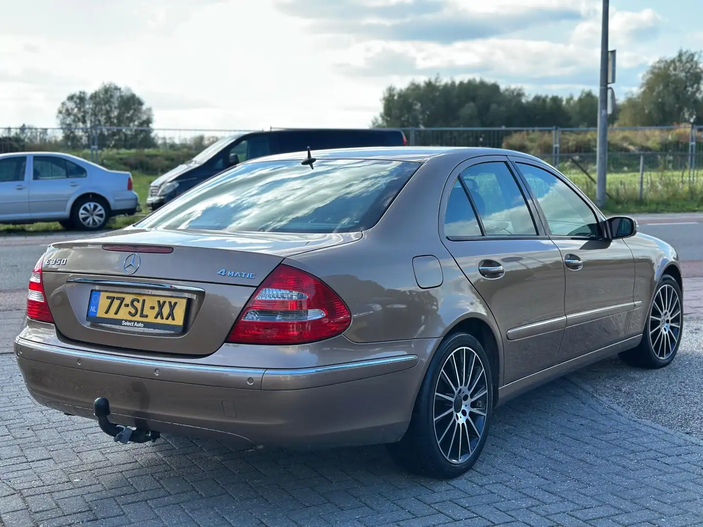 Mercedes-Benz E 350 Elegance 4-Matic Select prachtige auto! Bruin - 2