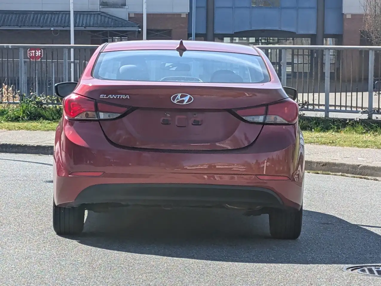Hyundai ELANTRA photo Hyundai ELANTRA
