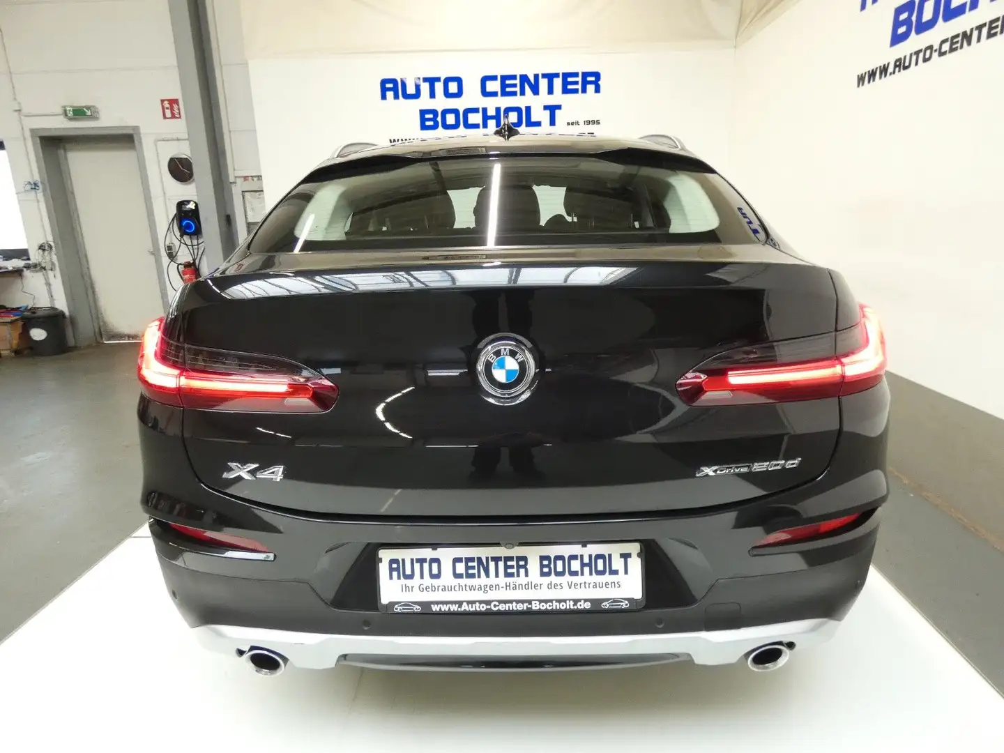 BMW X4 xDrive 20 d xLine*HUD*DAB*LED*RFK*Panorama Schwarz - 2