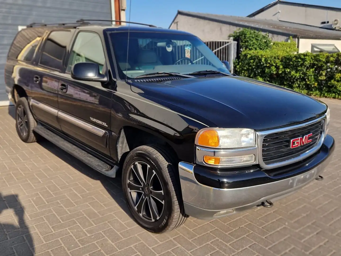 GMC Yukon yukon xl 1500 Zwart - 1