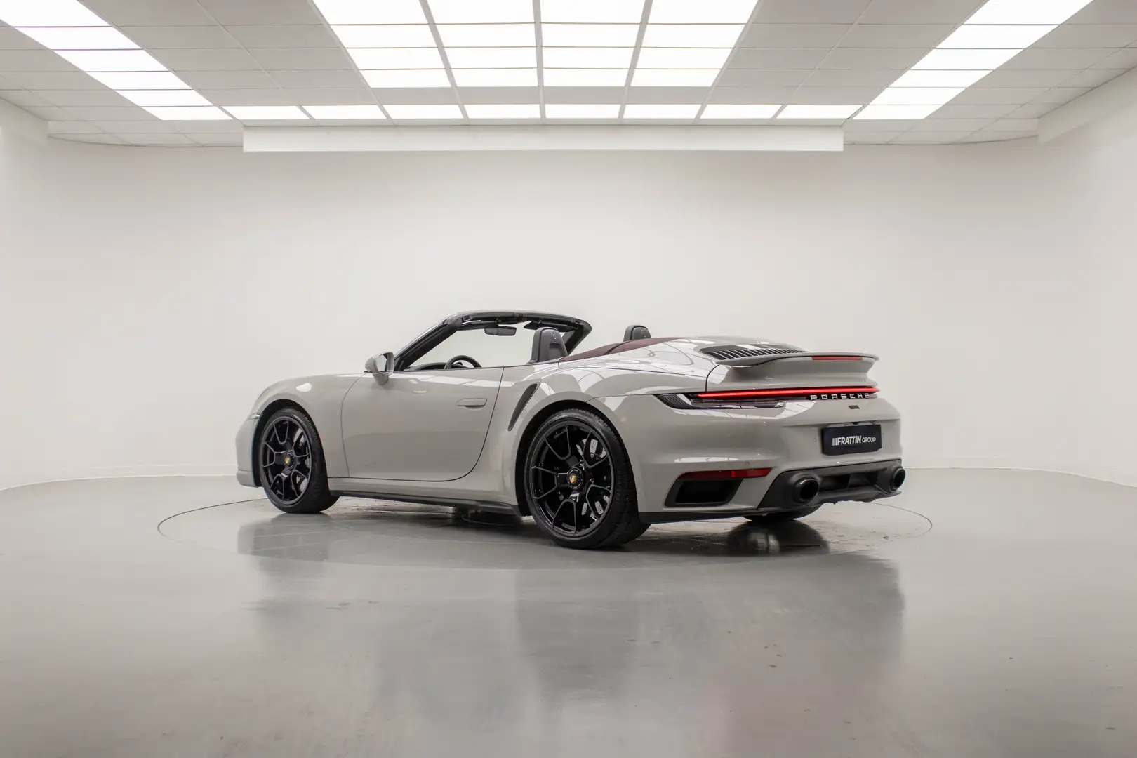 Porsche 911 Turbo S Cabriolet Gris - 2