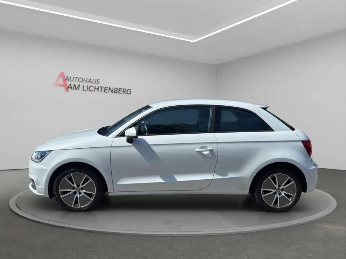 Audi A1 1.0 TFSI NAVI+PDC+SITZHEIZUNG+KLIMAAUTOMATIK+LICHT Білий - 2
