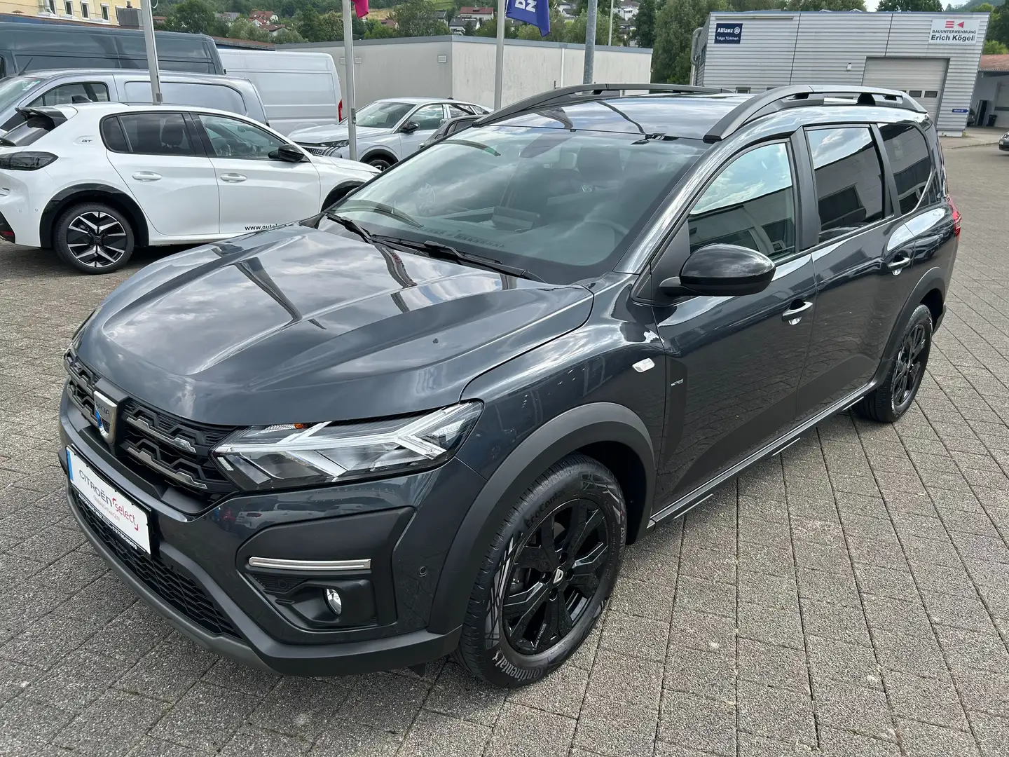 Dacia Jogger TCe110 Extreme+ Grau - 1