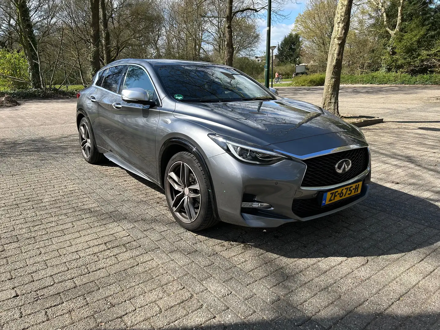 Infiniti Q30 Q30 1.6t Sport City AUT grijs Szürke - 2