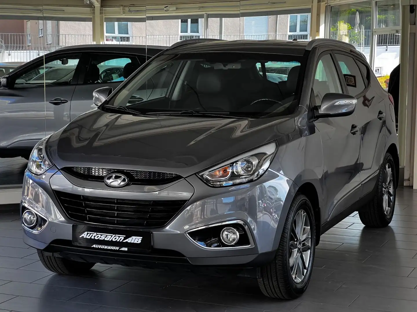 Hyundai iX35 2.0 GDI Style 4WD "1-HAND NAVI LEDER" Gris - 2