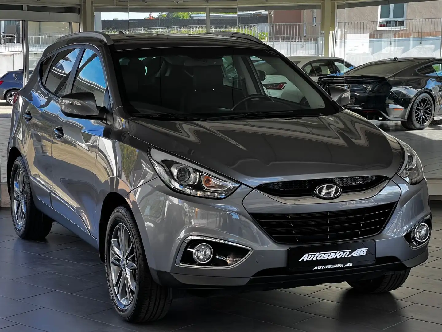 Hyundai iX35 2.0 GDI Style 4WD "1-HAND NAVI LEDER" Gris - 1