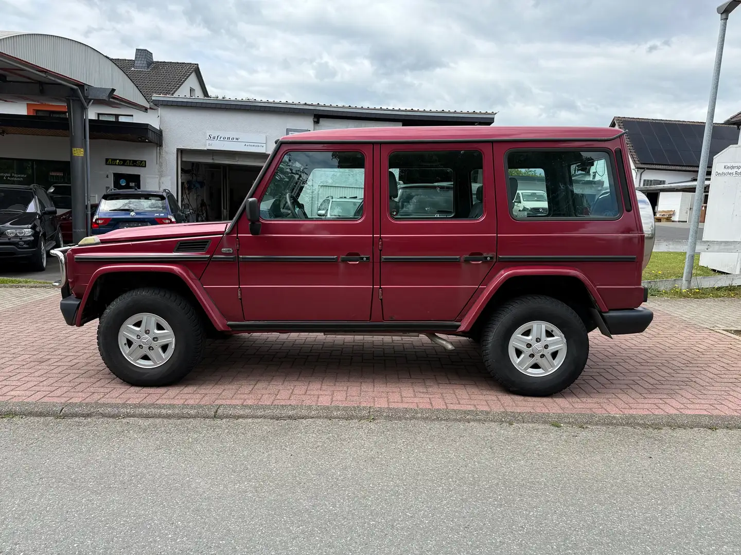 Mercedes-Benz G 300 (GE) Leder HU AU 02/2026 AHK Bullenfänger Rot - 2