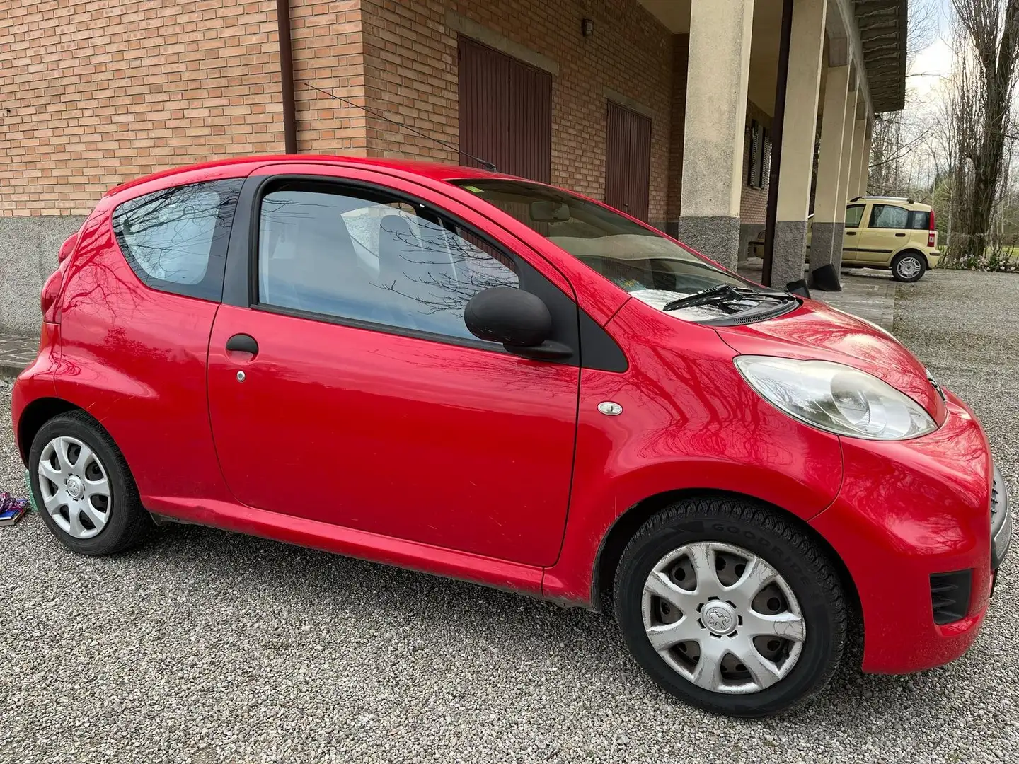 Peugeot 107 107 2005 1.0 12v Allure (sweet years) 3p FL Rosso - 1