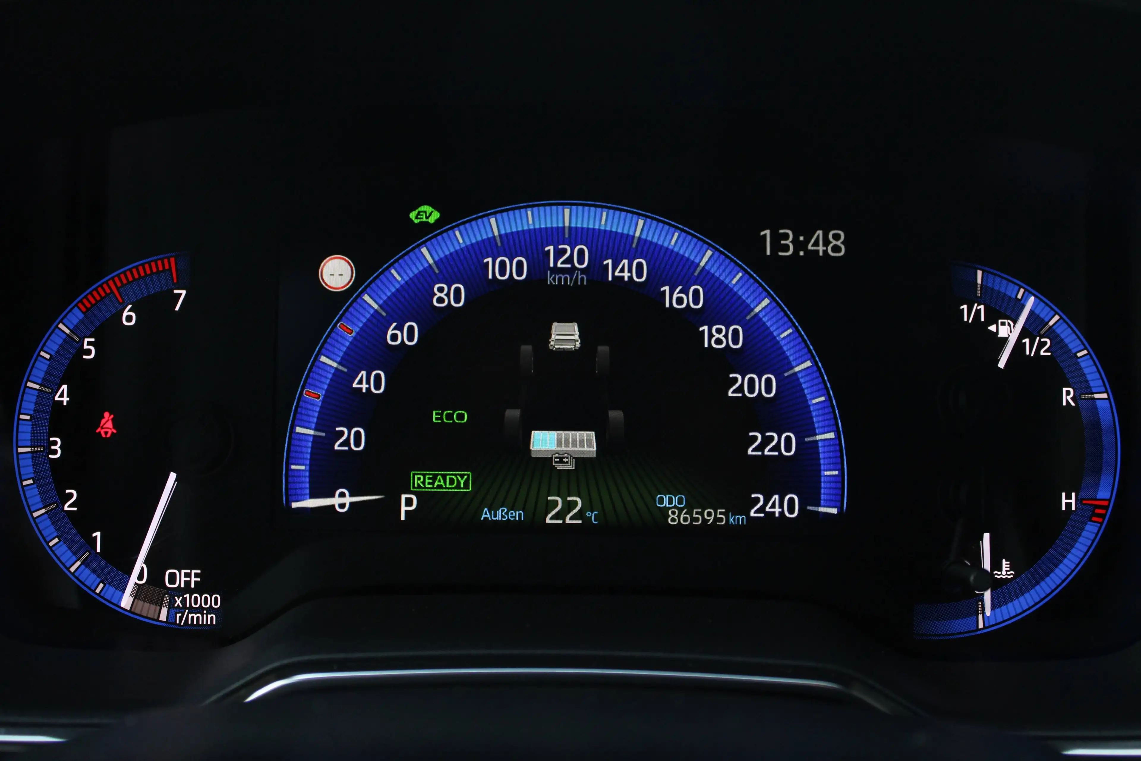 Toyota Corolla Kombi 1.8 Hybrid "ACTIVE" Aut. mit Driver Assist Paket aus 1. Besitz! — photo 14