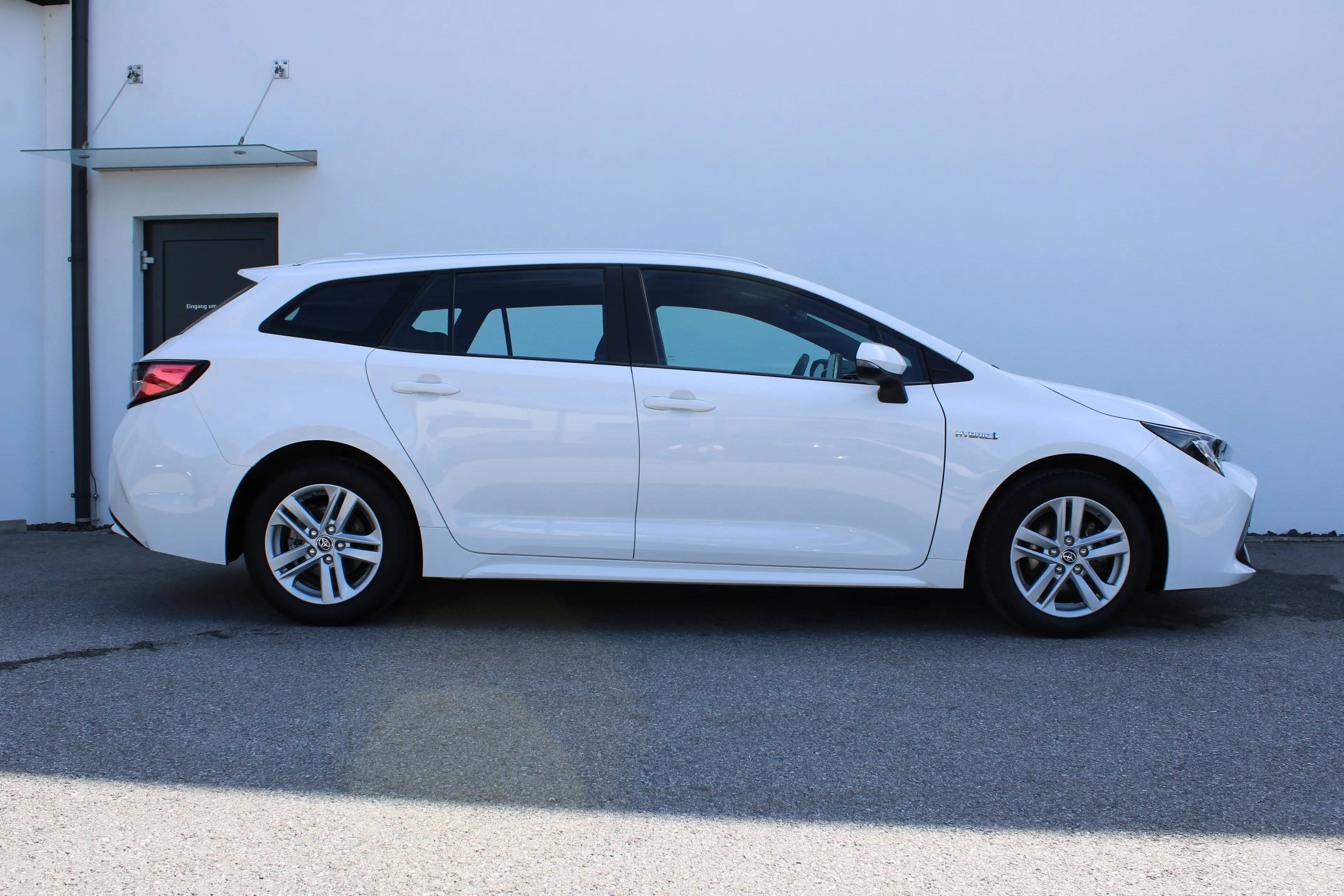 Toyota Corolla Kombi 1.8 Hybrid "ACTIVE" Aut. mit Driver Assist Paket aus 1. Besitz! — photo 8