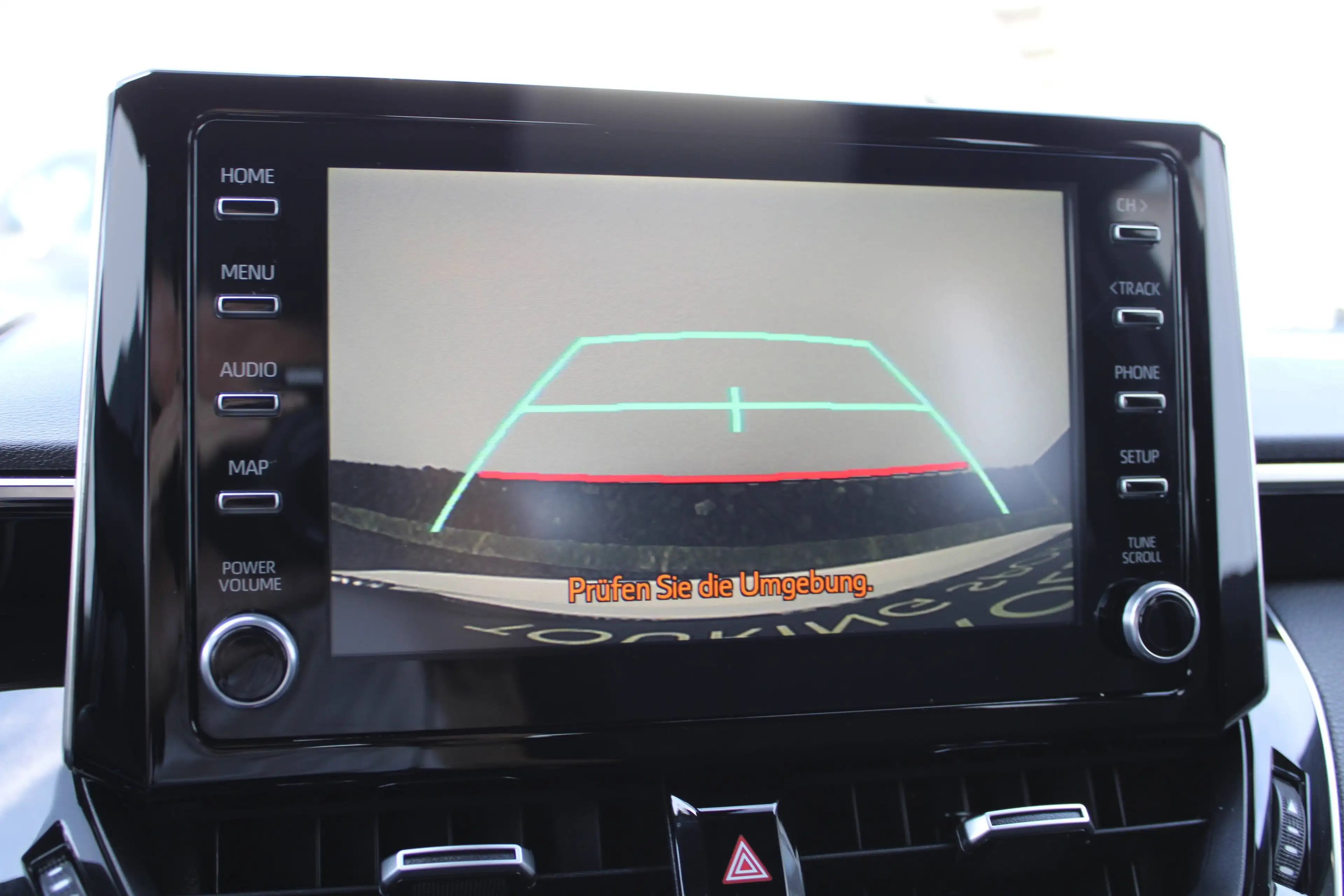 Toyota Corolla Kombi 1.8 Hybrid "ACTIVE" Aut. mit Driver Assist Paket aus 1. Besitz! — photo 15