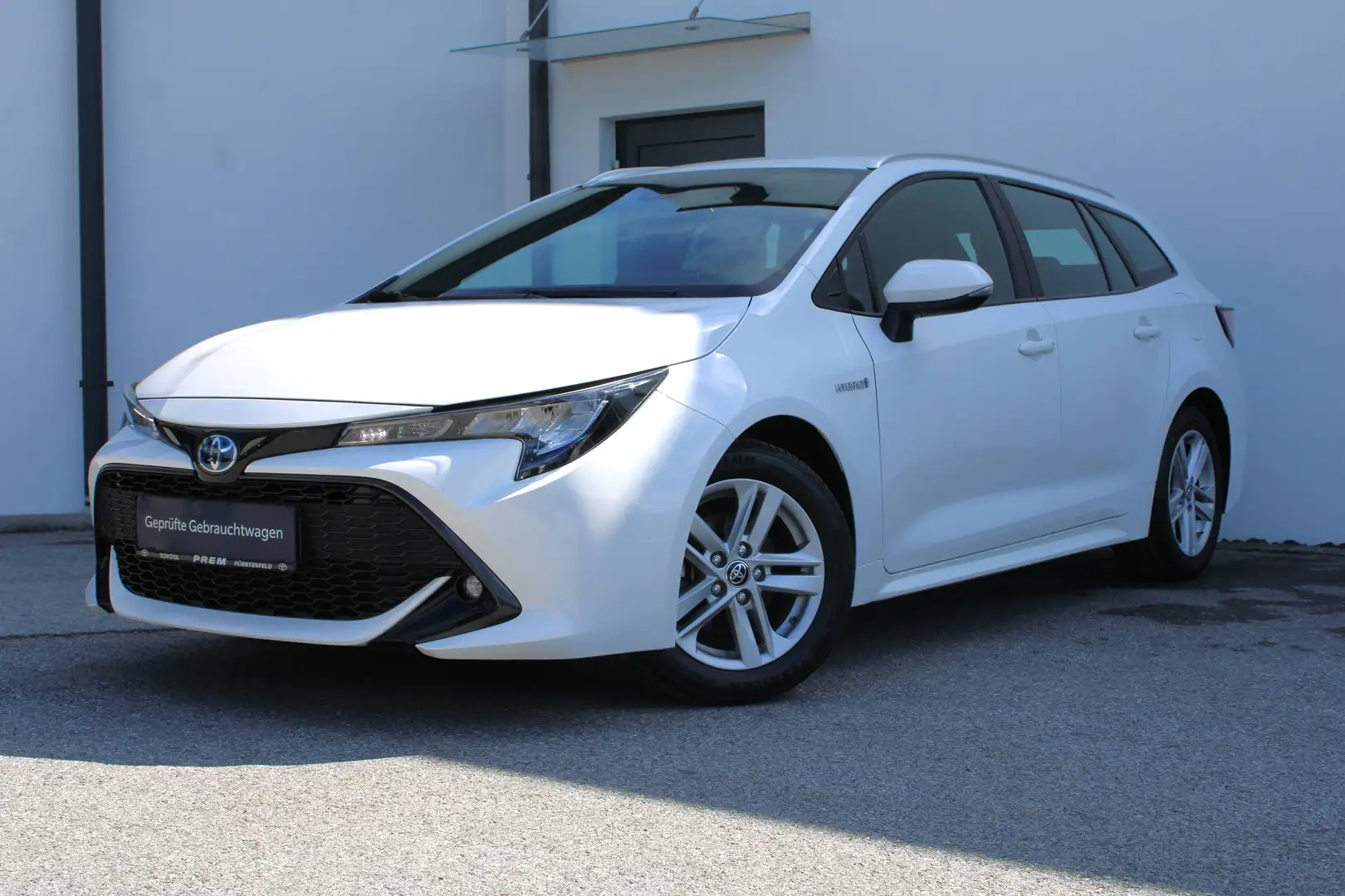 Toyota Corolla Kombi 1.8 Hybrid "ACTIVE" Aut. mit Driver Assist Paket aus 1. Besitz! Weiß - 2